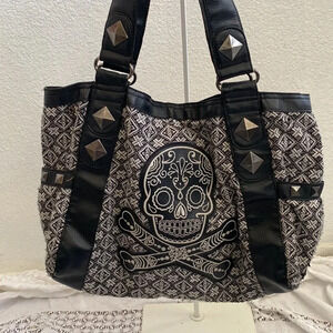 Loungefly Pirates of the Caribbean Skull Cross Bone Black White Embroidered Tote